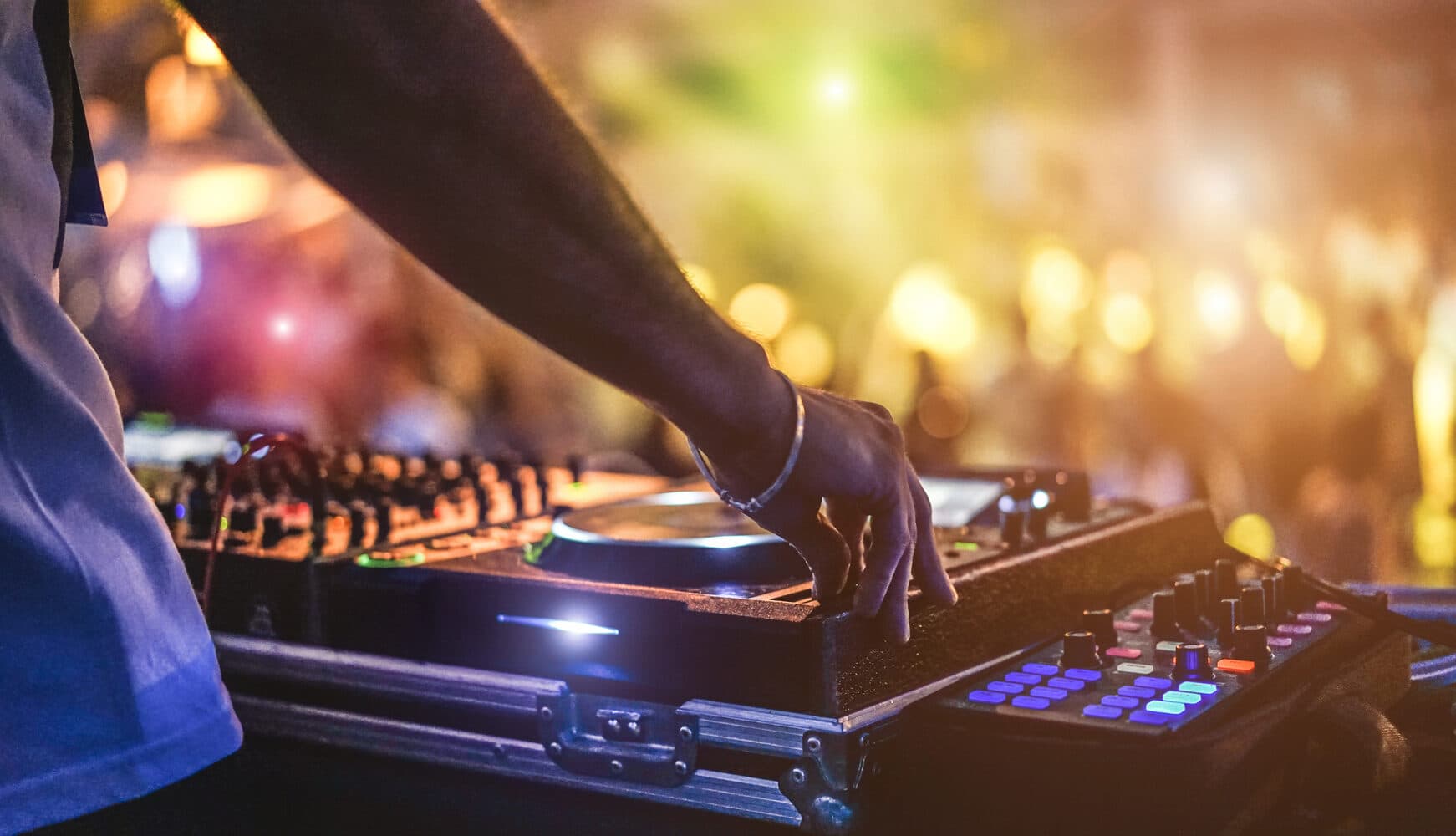 DJ